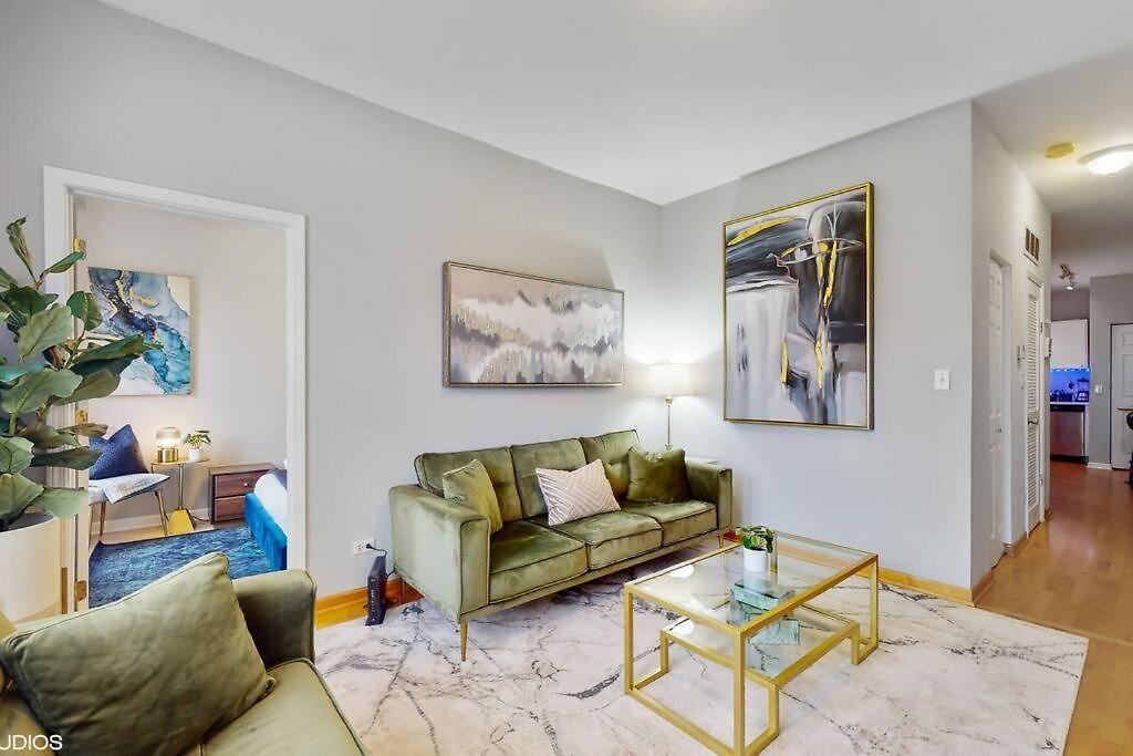 Holiday home Chic L Near Downtown & Il Medical District