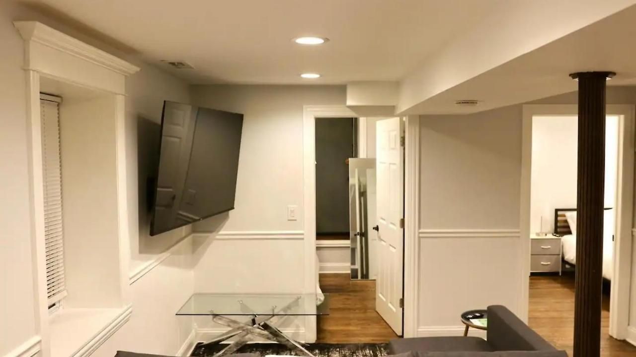 Stylish Cozy 2br Near Train Station Groceries Apartment Chicago