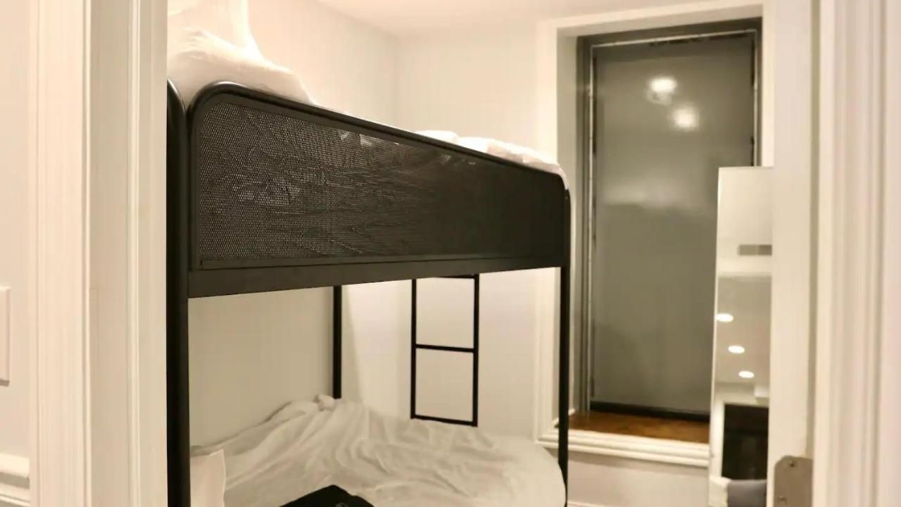 Stylish Cozy 2br Near Train Station Groceries * Chicago