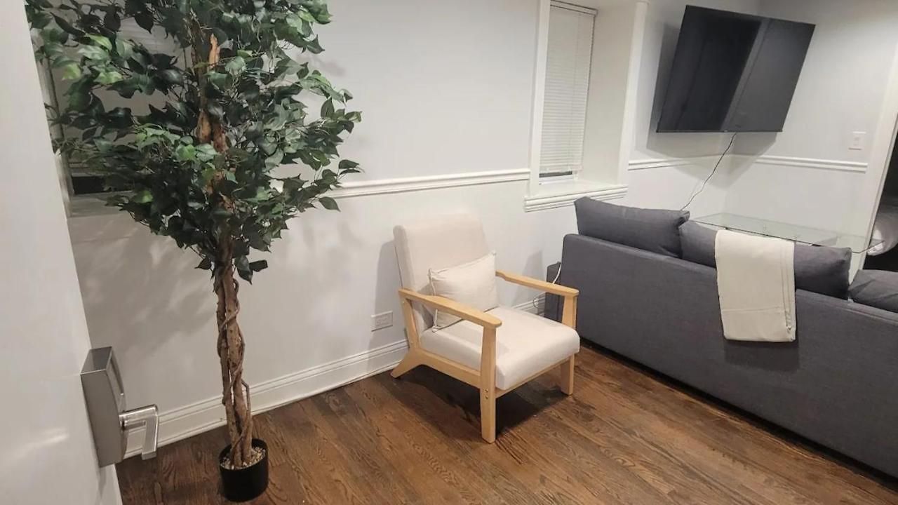 Apartment Stylish Cozy 2br Near Train Station Groceries *