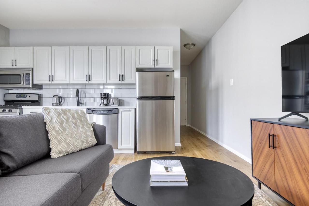 Lakeview 2br W Patio Wd Nr Wrigley Field Chi-458 Apartment *