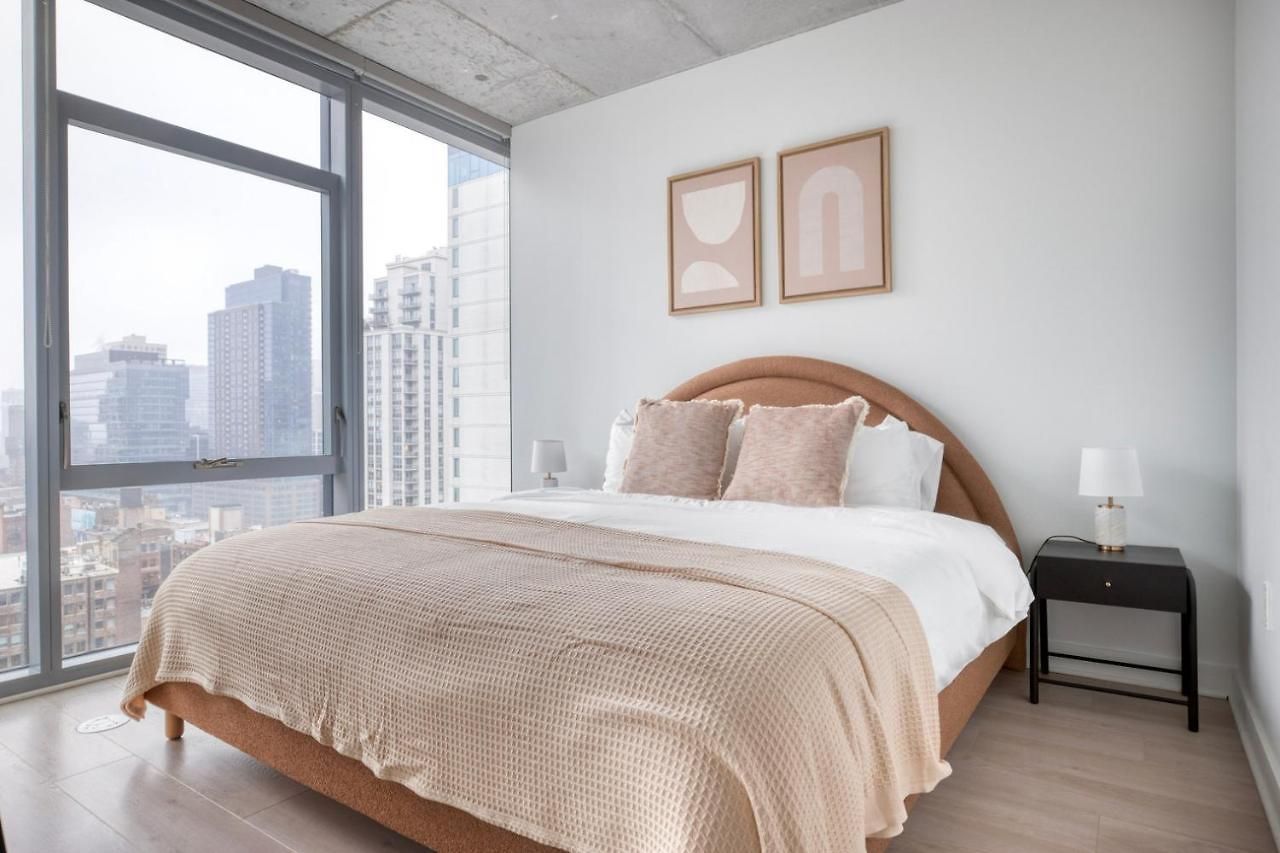 River North 1br W Gym Pool Roof Nr Riverwalk Chi-825 Apartment Chicago