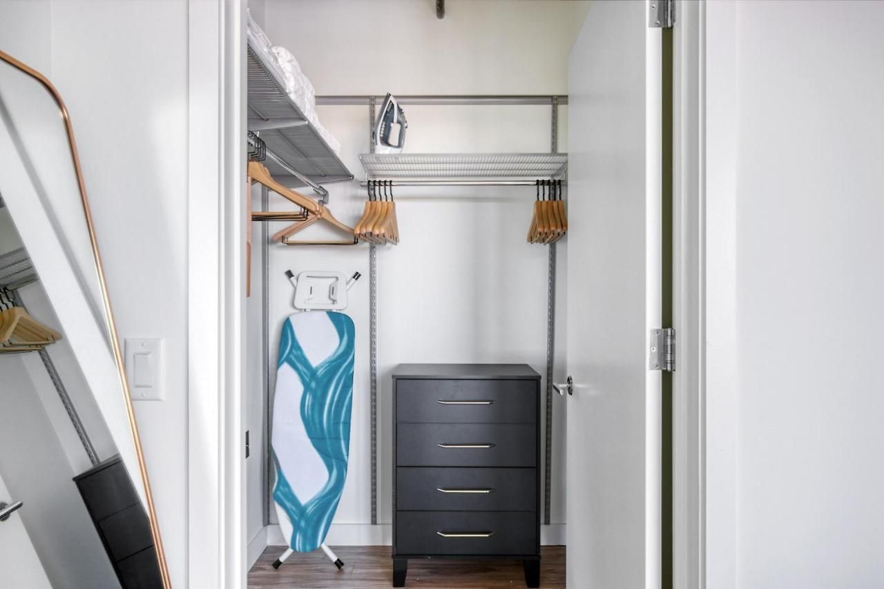 W Loop 2br W Pool Gym Lounge Nr L Chi-748 *