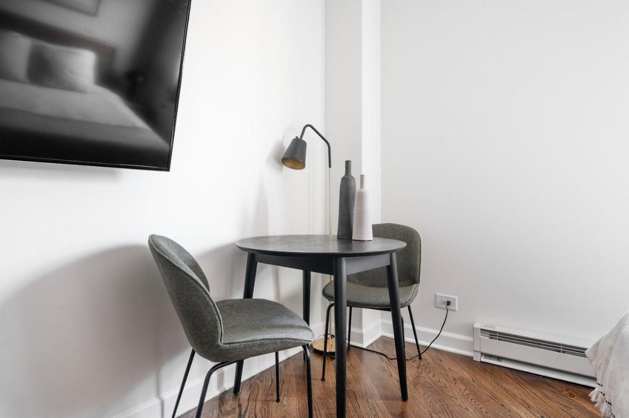 Apartment Gold Coast W Doorman Gym 2 Blocks To L Chi-917