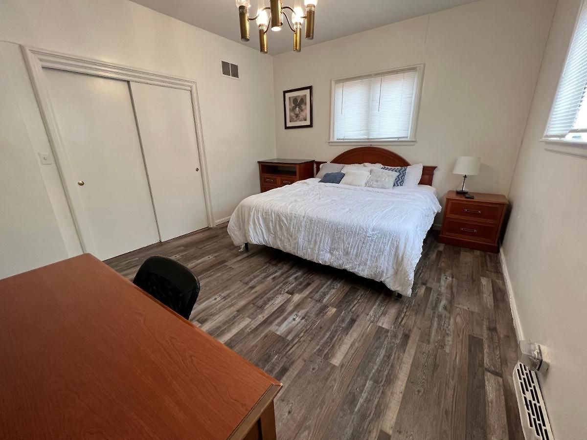 Pill Hill Mansion Hostel Chicago