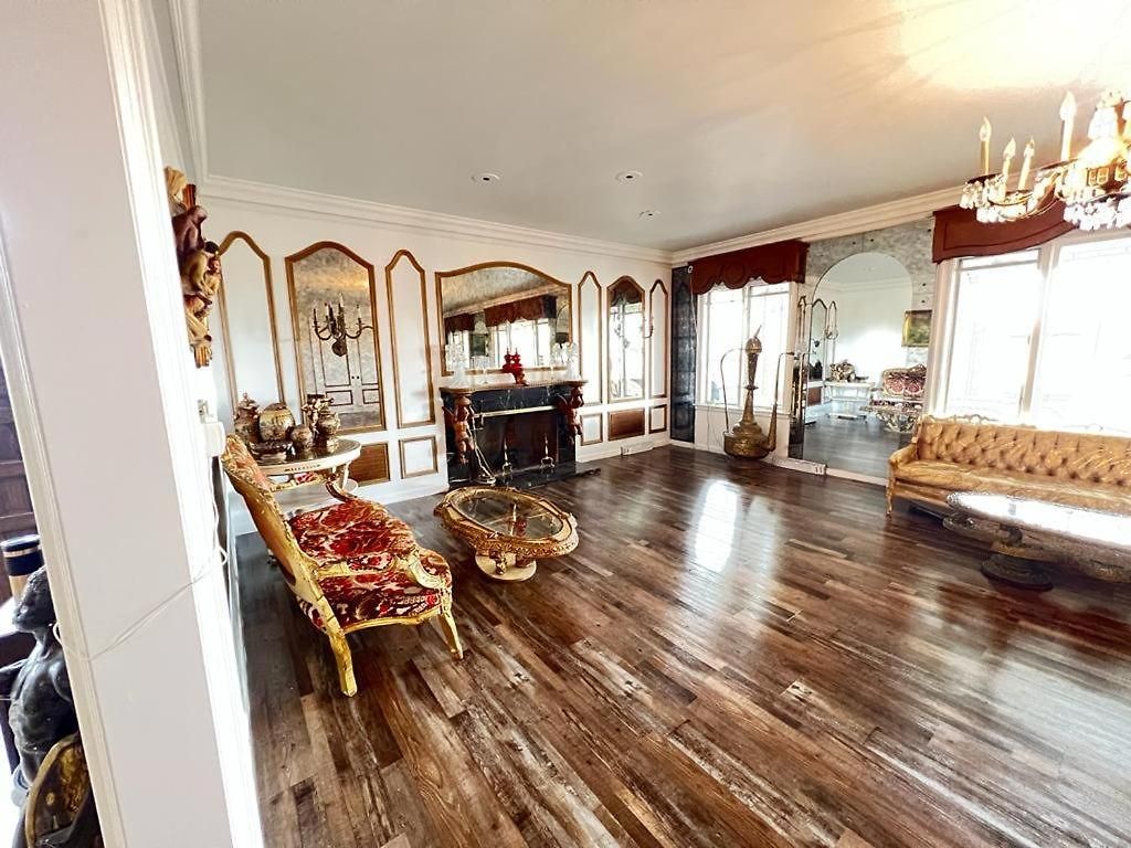Pill Hill Mansion
