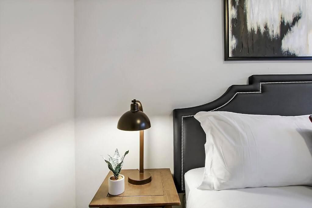 1br Vibrant & Inviting In - Montrose 2e Chicago