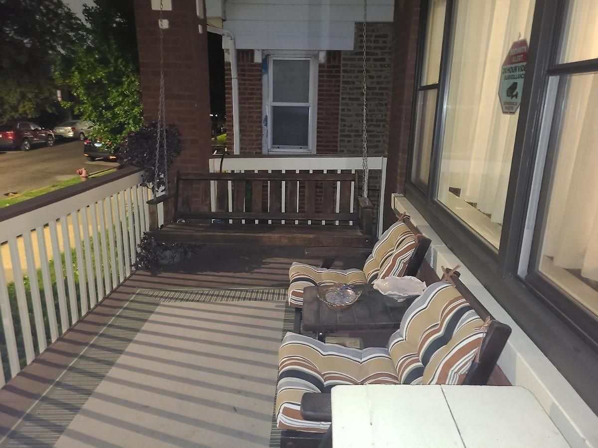 Well-appointed Cozy Portage Park Apt, Dogs, Kids, Free Parking, 420 Compliant Apartment Chicago