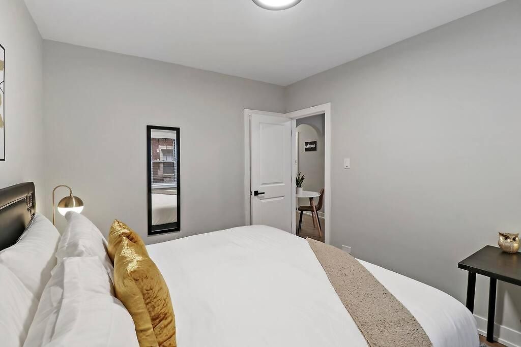Cozy 2br - Perfect For A Seamless - Montrose 1a Apartment Chicago