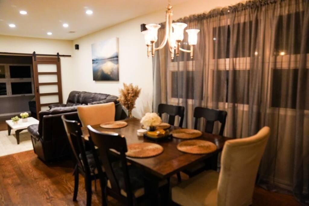 Apartment And Cozy. Sleeps 5.