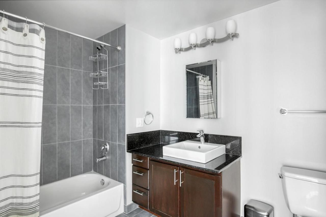 Apartment Loop W Pool Gym Lounge Nr Riverwalk Chi-648 Chicago