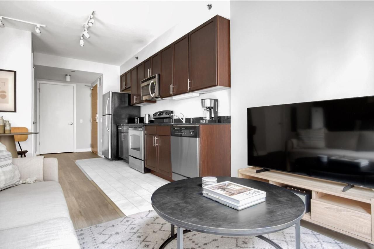 Apartment Loop W Pool Gym Lounge Nr Riverwalk Chi-648