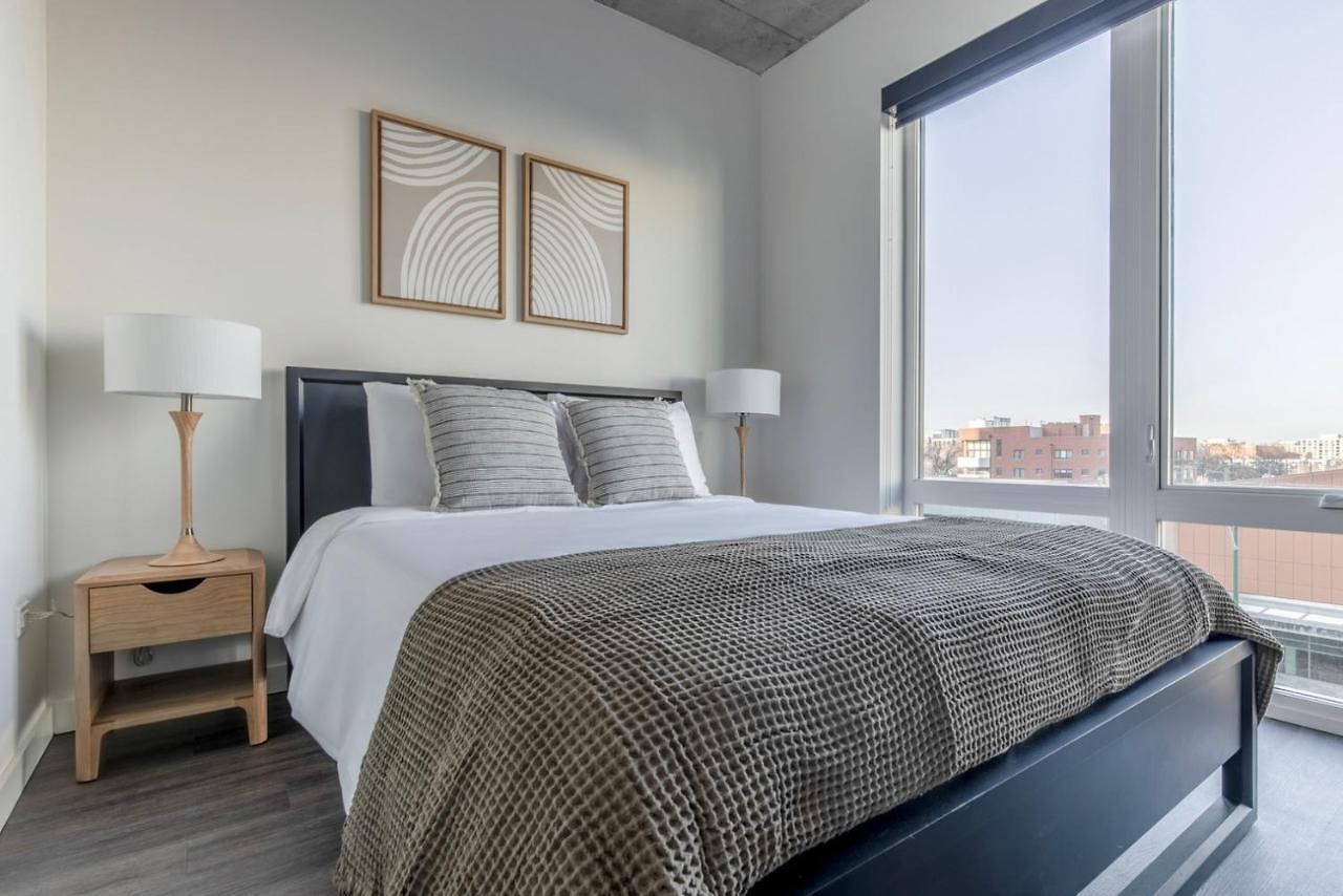 River North 1br W Sky Terrace Yoga Chi-1029