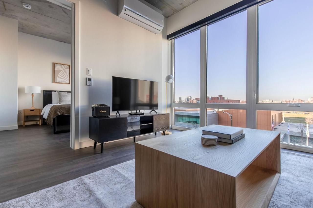 Apartment River North 1br W Sky Terrace Yoga Chi-1029 *