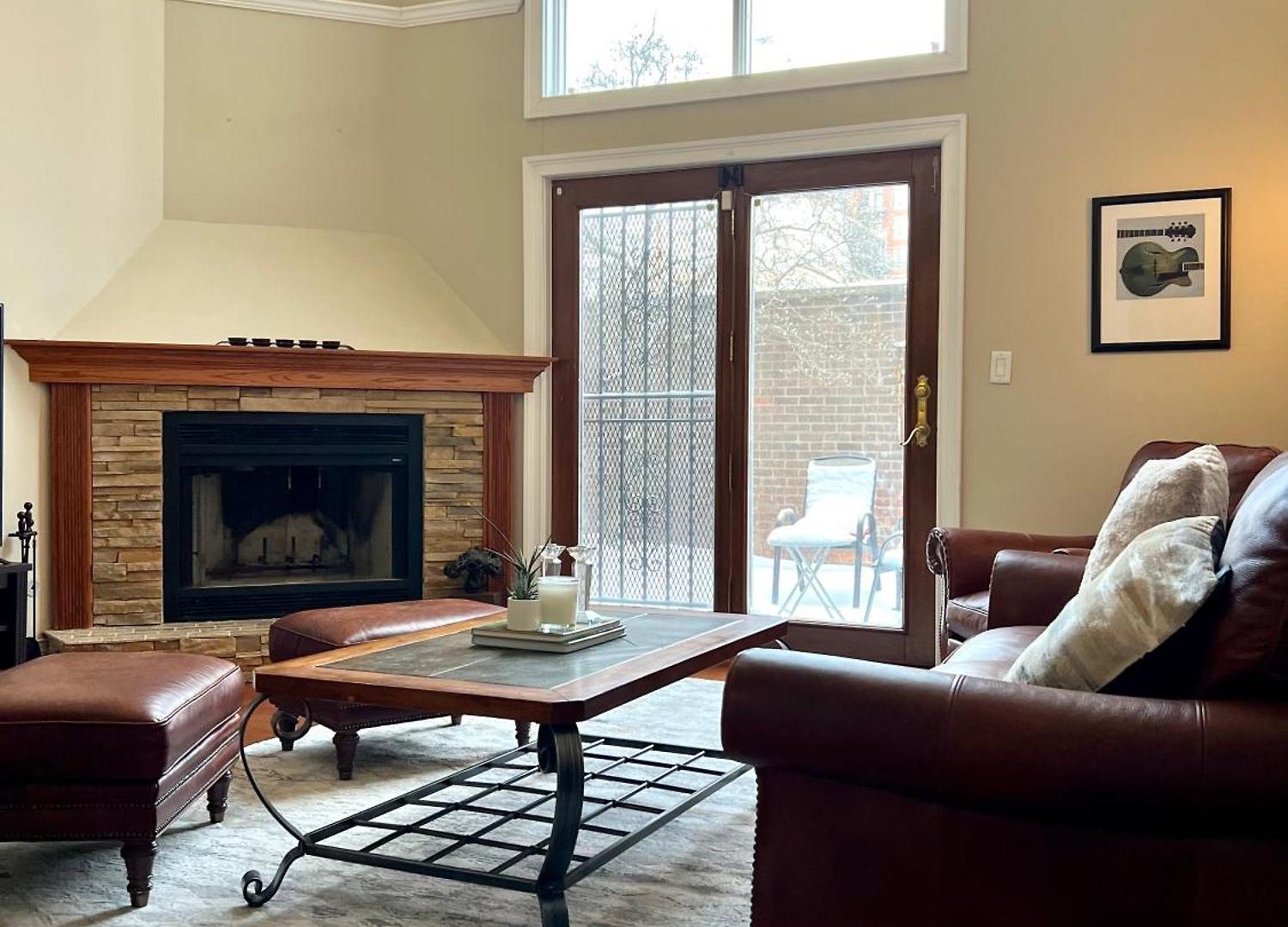 4 Bedroom In Location Parking Fireplace Back Yard Pets Welcome * Chicago