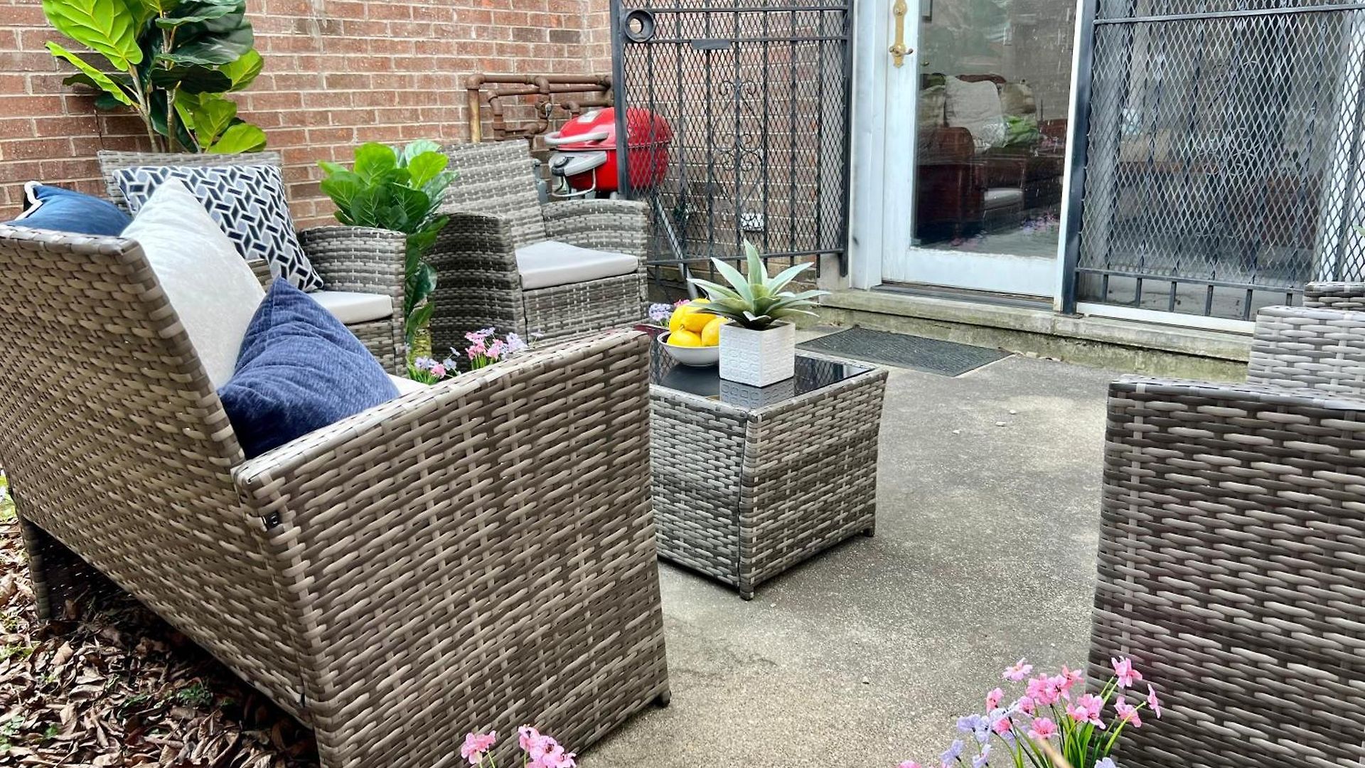 Holiday home 4 Bedroom In Location Parking Fireplace Back Yard Pets Welcome Chicago
