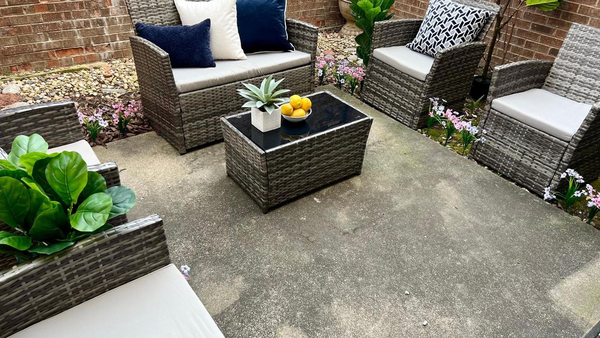 4 Bedroom In Location Parking Fireplace Back Yard Pets Welcome Holiday home Chicago