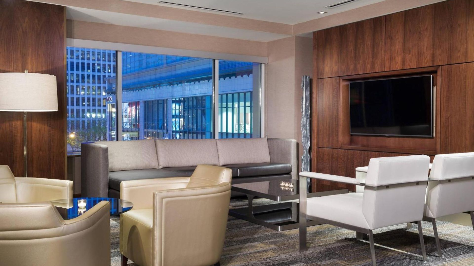 Ac Downtown 4*