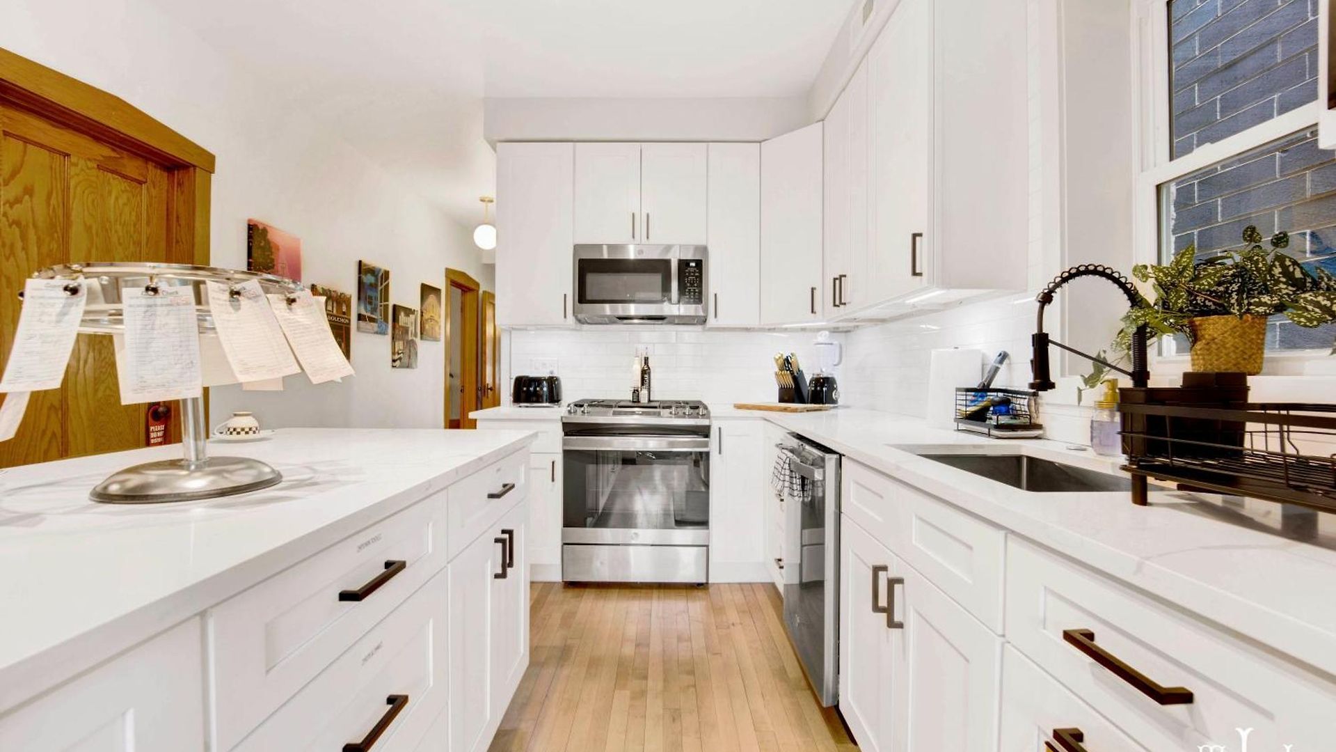 Apartment The Twin Lions: Bespoke Travel W/ Speakeasy* Chicago