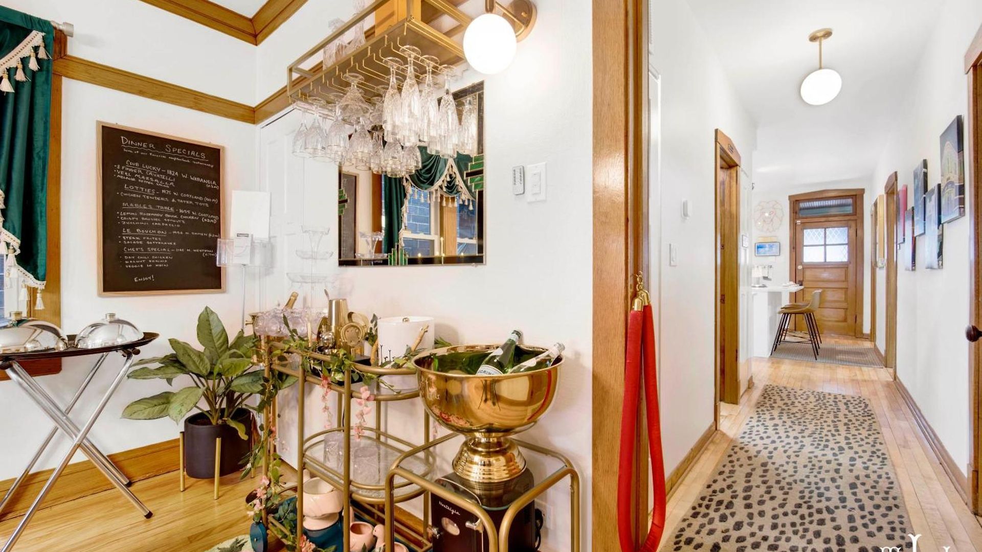 Apartment The Twin Lions: Bespoke Travel W/ Speakeasy*