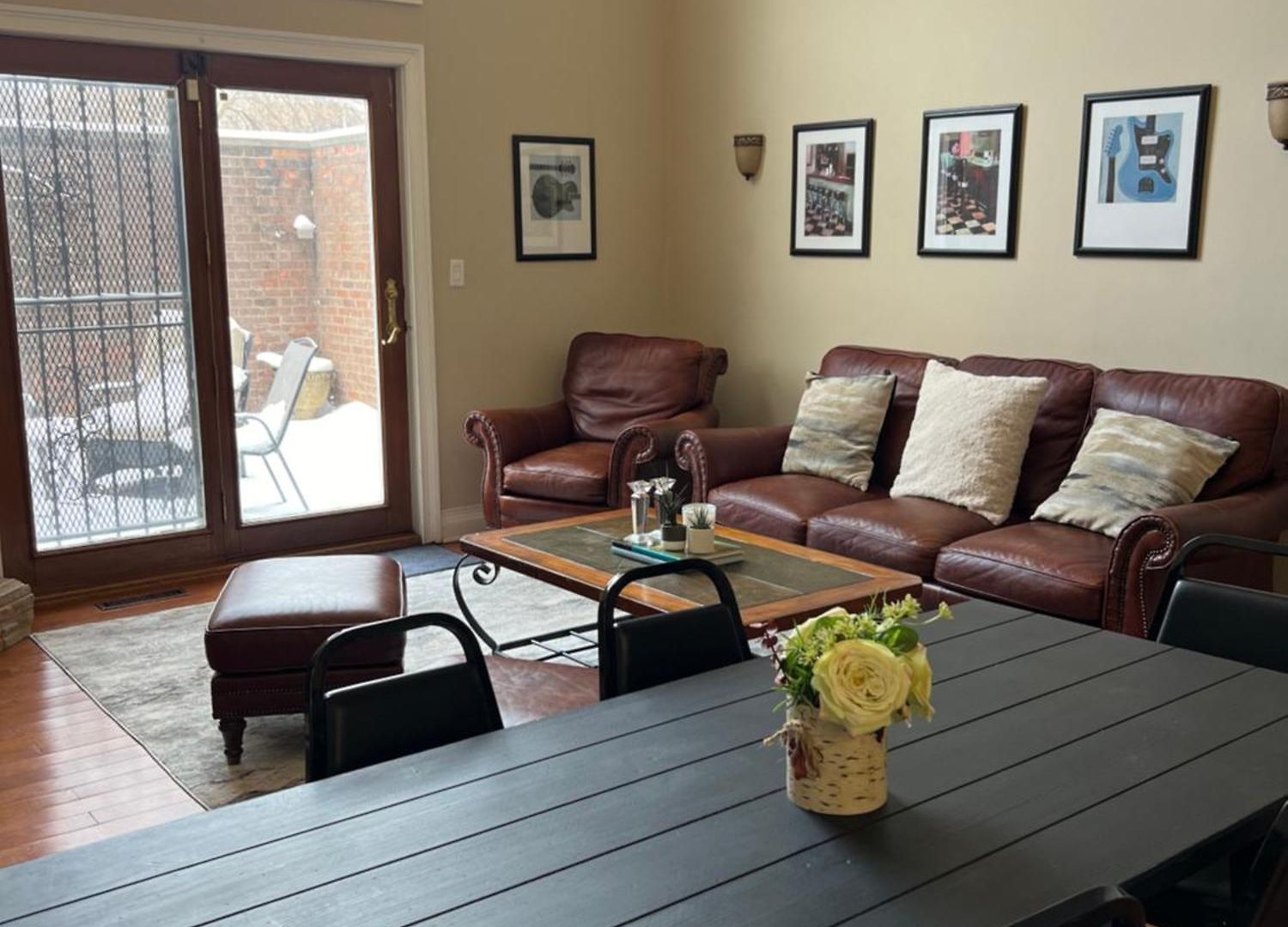 4 Bedroom In Location Parking Fireplace Back Yard Pets Welcome Holiday home Chicago