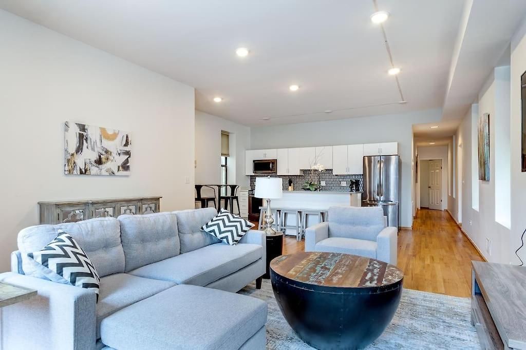 3 Flat Building Downtown - With Private Patios *