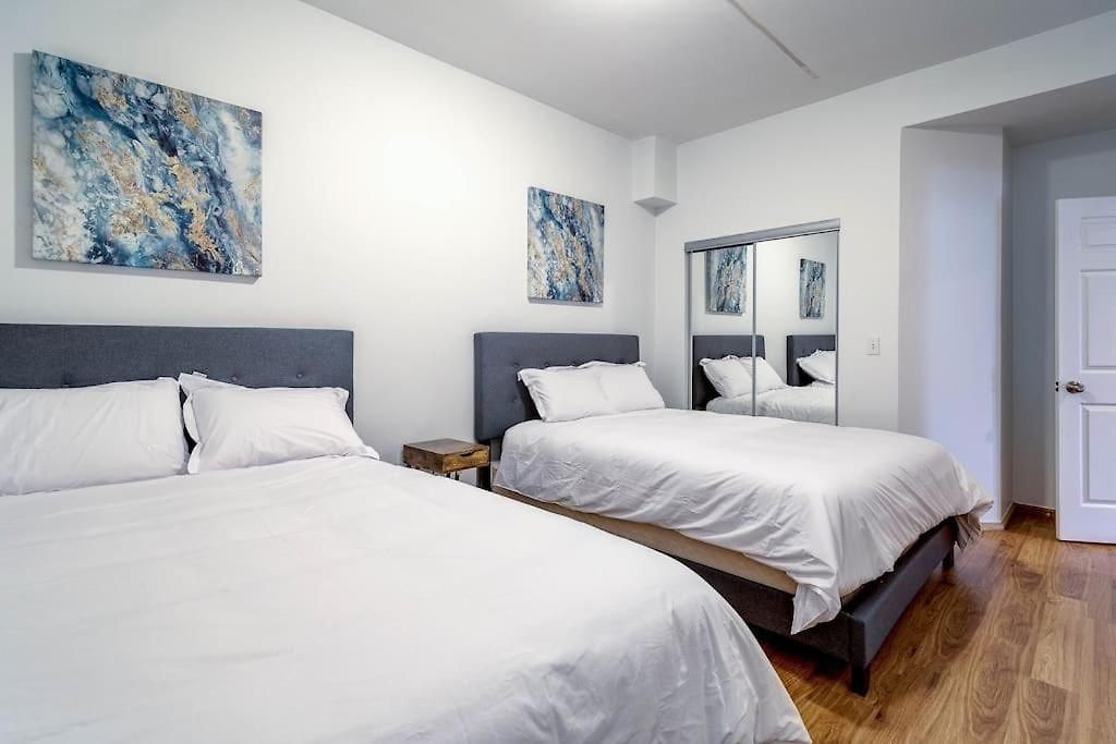 3 Flat Building Downtown - With Private Patios Apartment Chicago