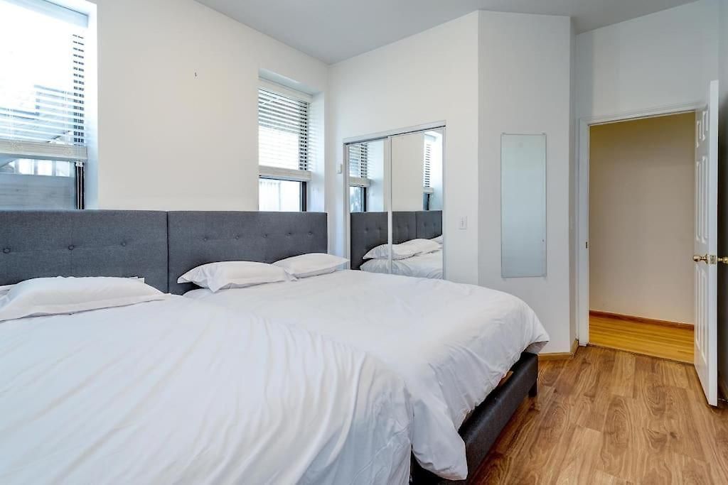 Suite2 Access To Patio Apartment Chicago