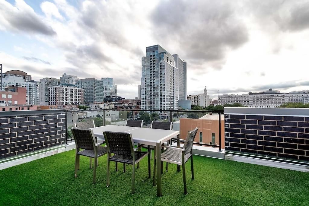 Holiday home New Construction Building In River North *