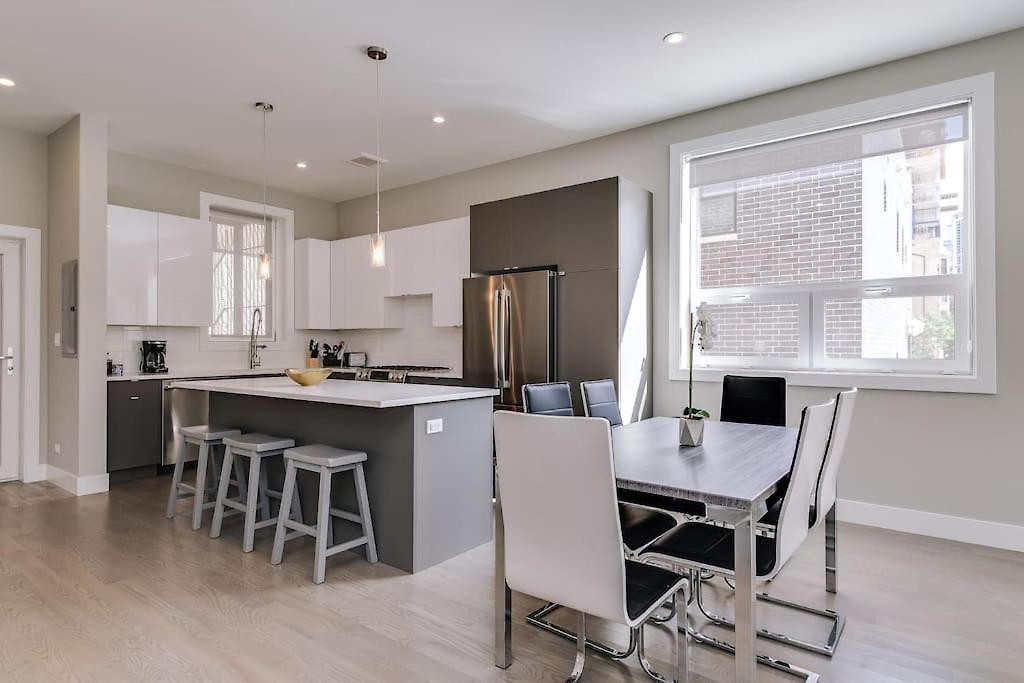 Stunning Duplex #1 - Downtown River North Holiday home Chicago