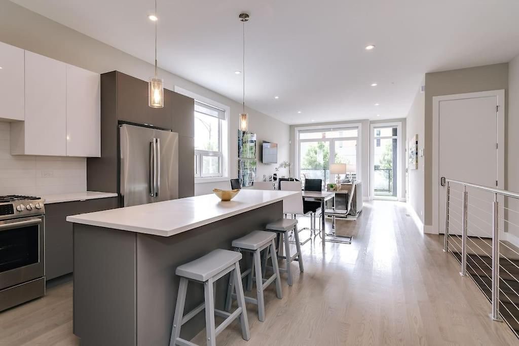Stunning Duplex #1 - Downtown River North Holiday home Chicago