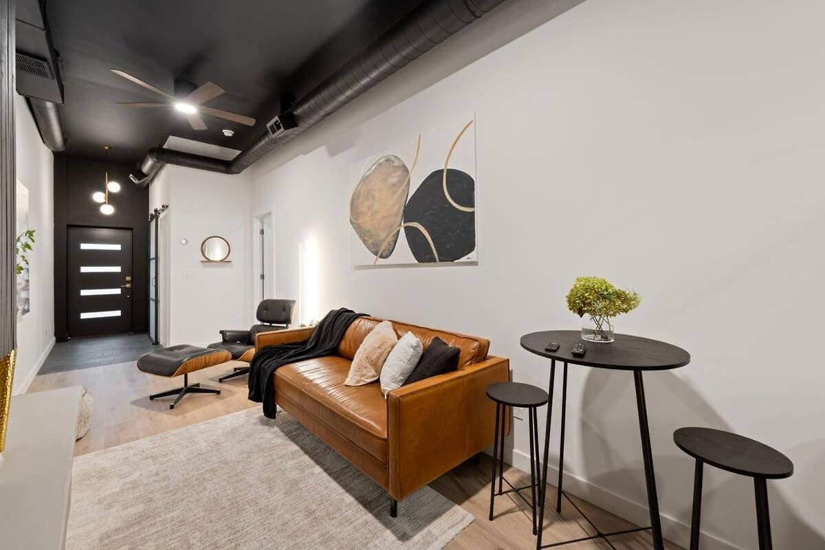 Holiday home Chic 4-bedroom Haven: Designer's Dream