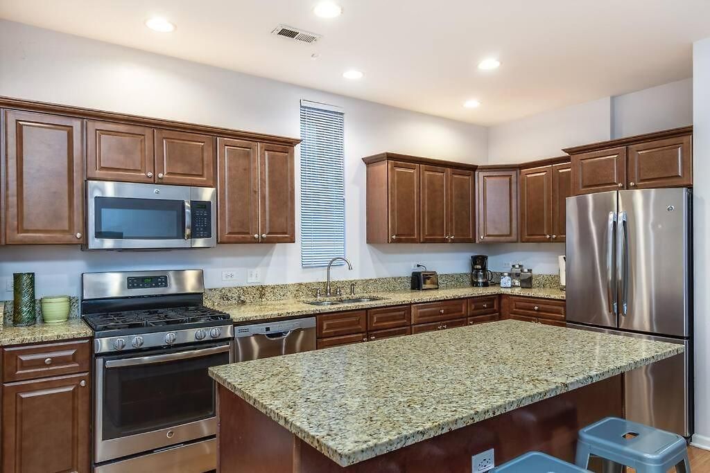 Holiday home Entire Building-walk To Lincoln Park Or The *