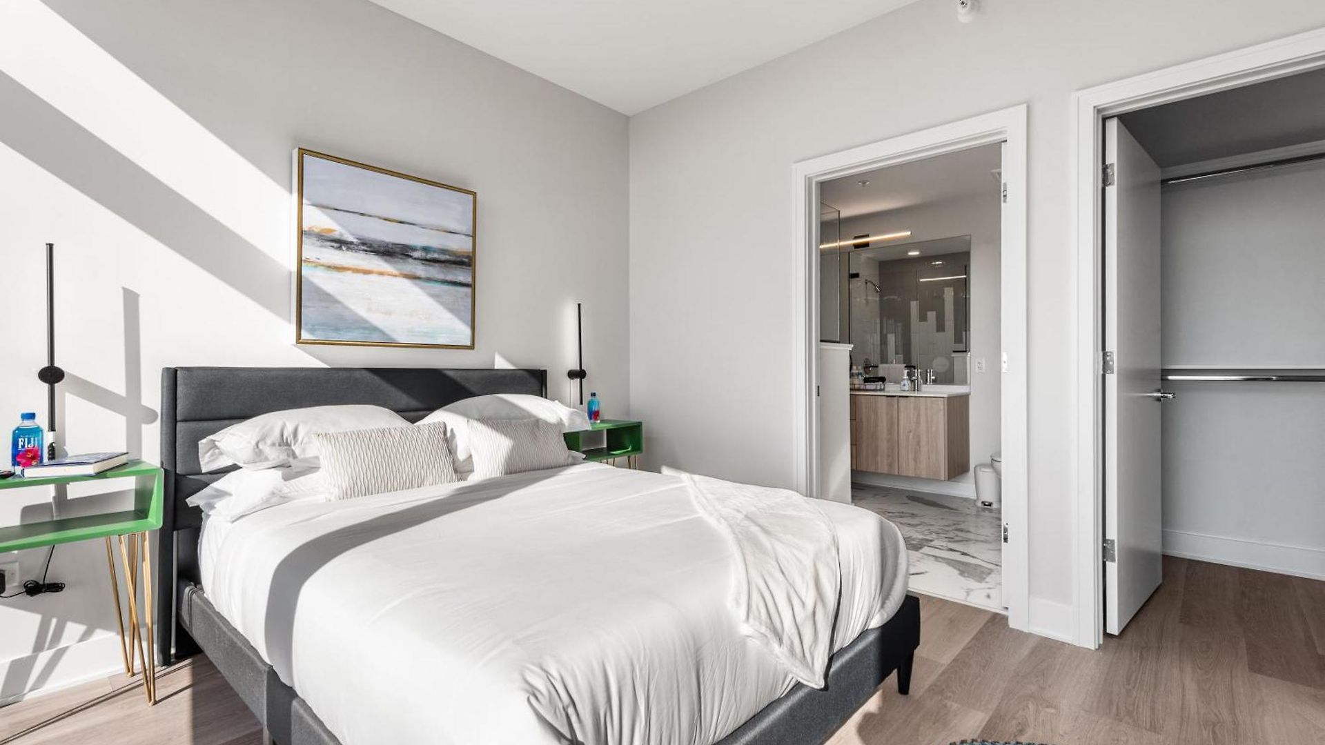 Avra Stylish Prime West Loop Location Near Union Park Apartment