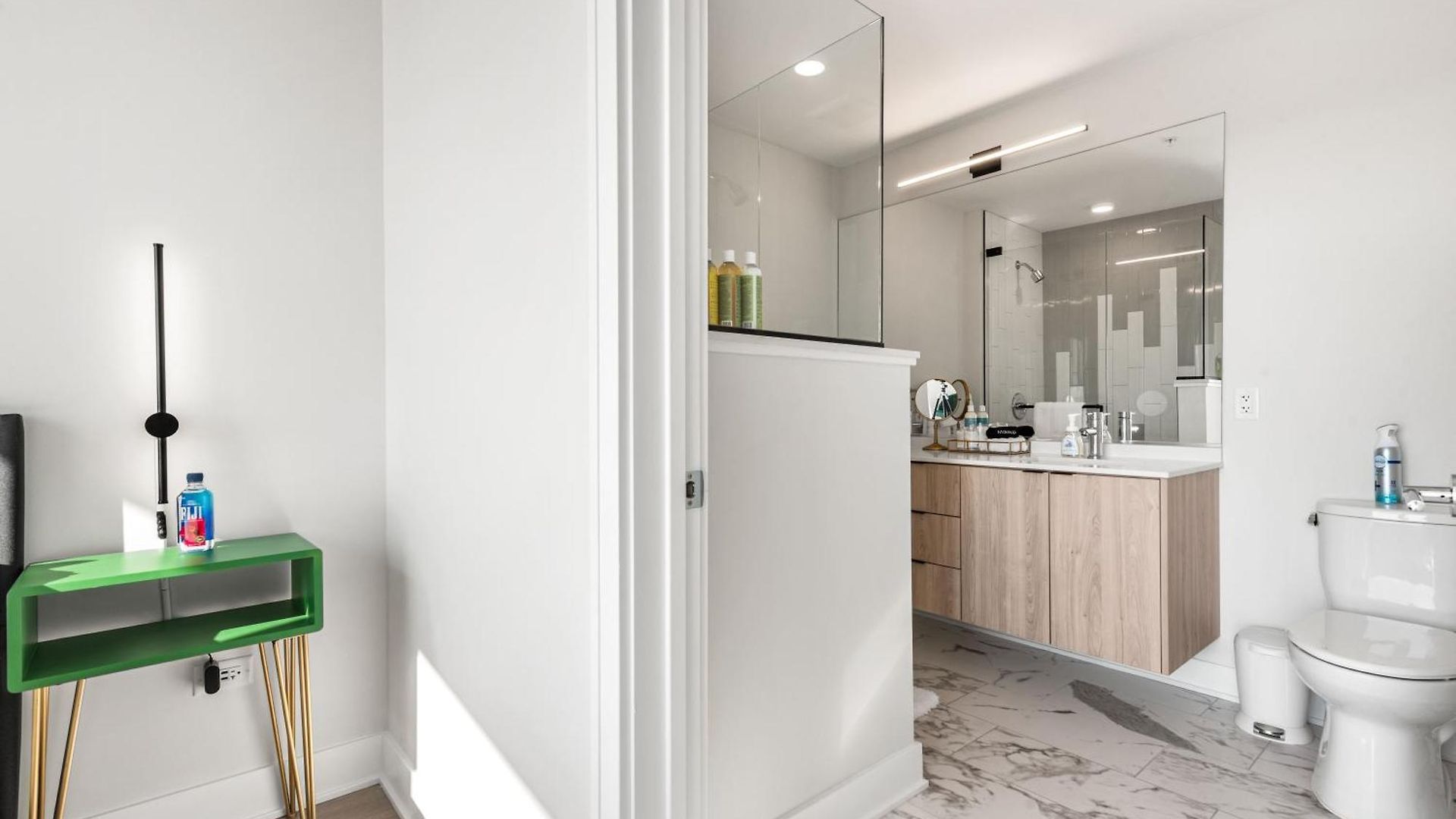 Avra Stylish Prime West Loop Location Near Union Park * Chicago