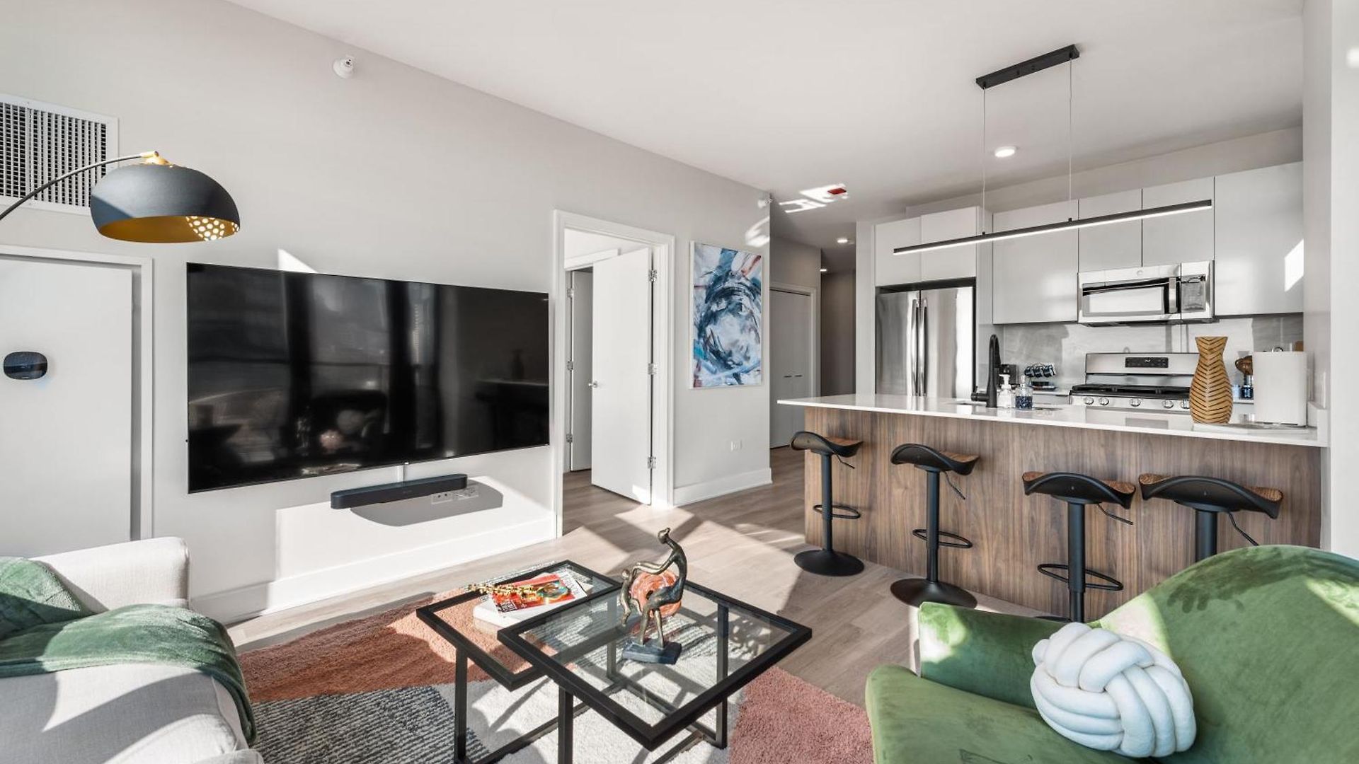 Avra Stylish Prime West Loop Location Near Union Park Apartment Chicago