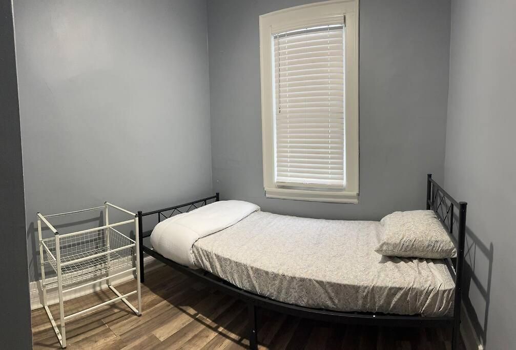 Urban Retreat 3 Bedroom Apt.