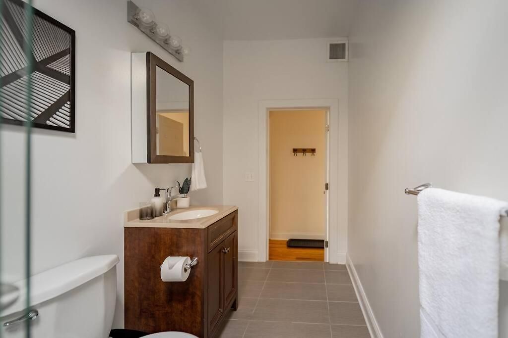 Lively 3br In - Milwaukee N3 * Chicago