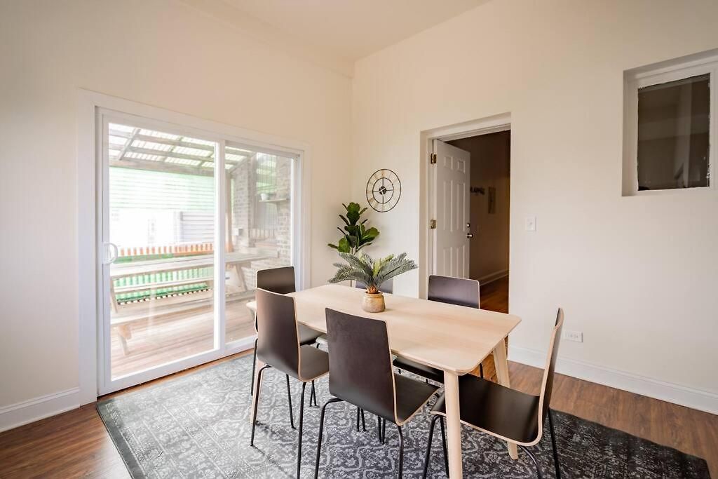 Lively 3br In - Milwaukee N3 Apartment Chicago