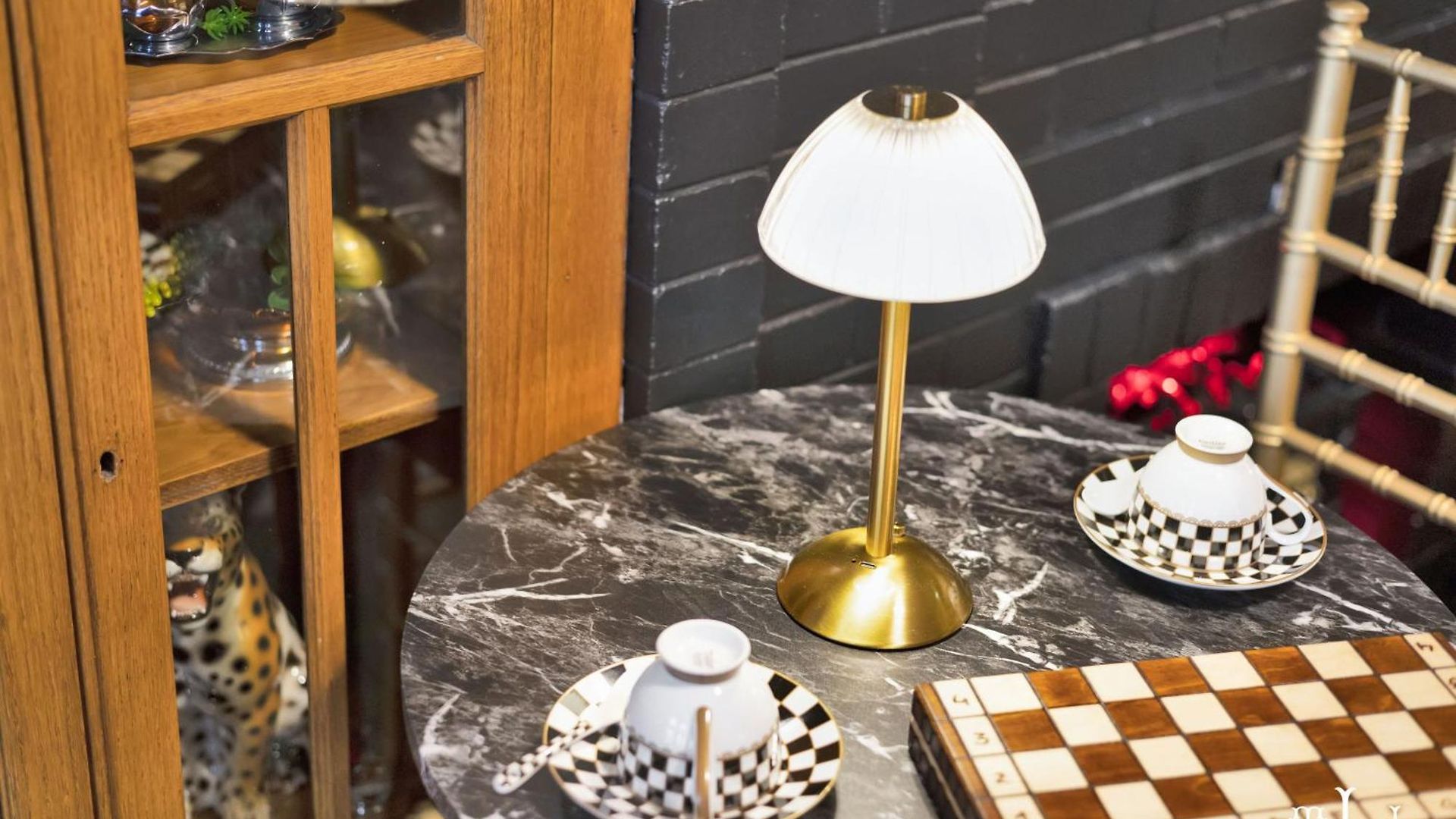 Apartment The Twin Lions: Bespoke Travel W/ Speakeasy*