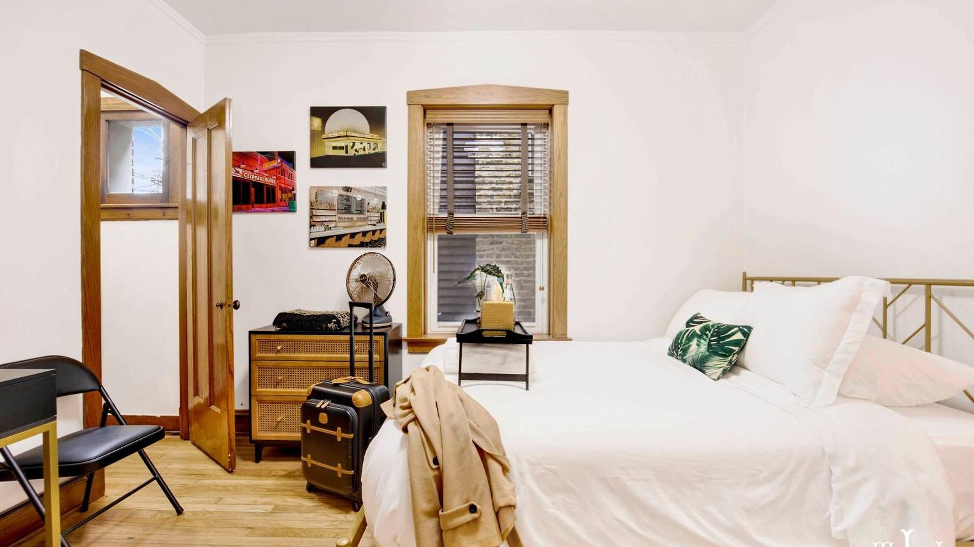 Apartment The Twin Lions: Bespoke Travel W/ Speakeasy*