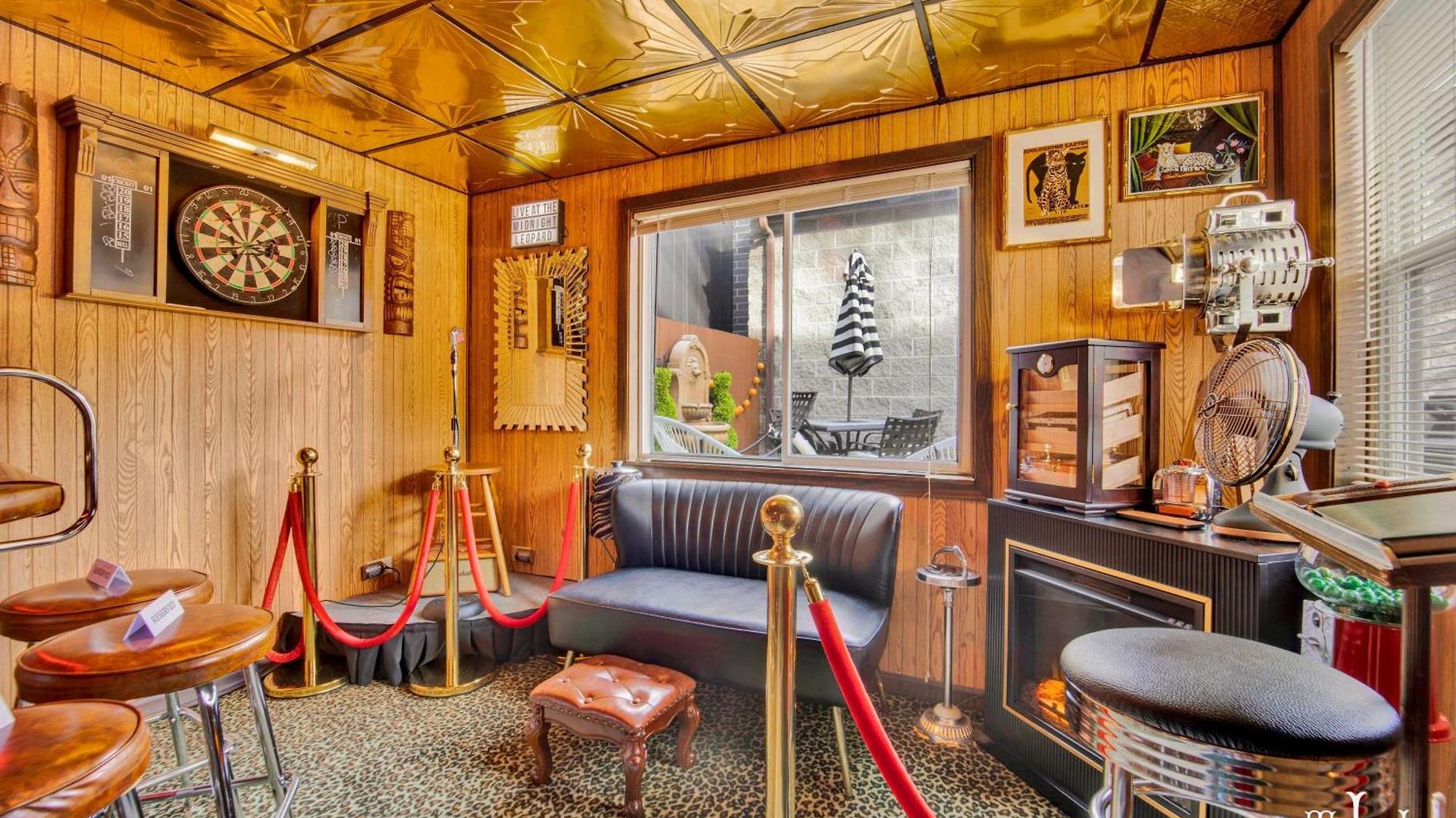 Apartment The Twin Lions: Bespoke Travel W/ Speakeasy* *