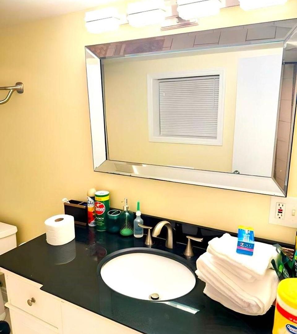 Fully Equipped Cozy 4/5 Br Apartment Chicago