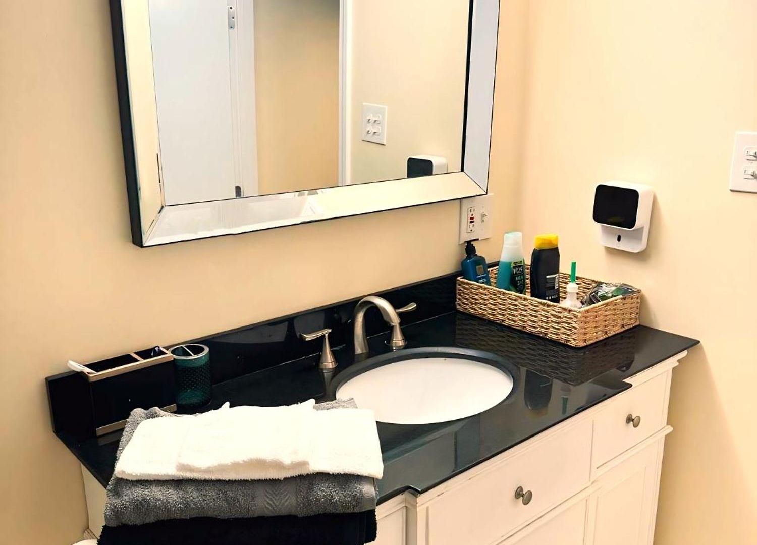 Fully Equipped Cozy 4/5 Br Apartment *