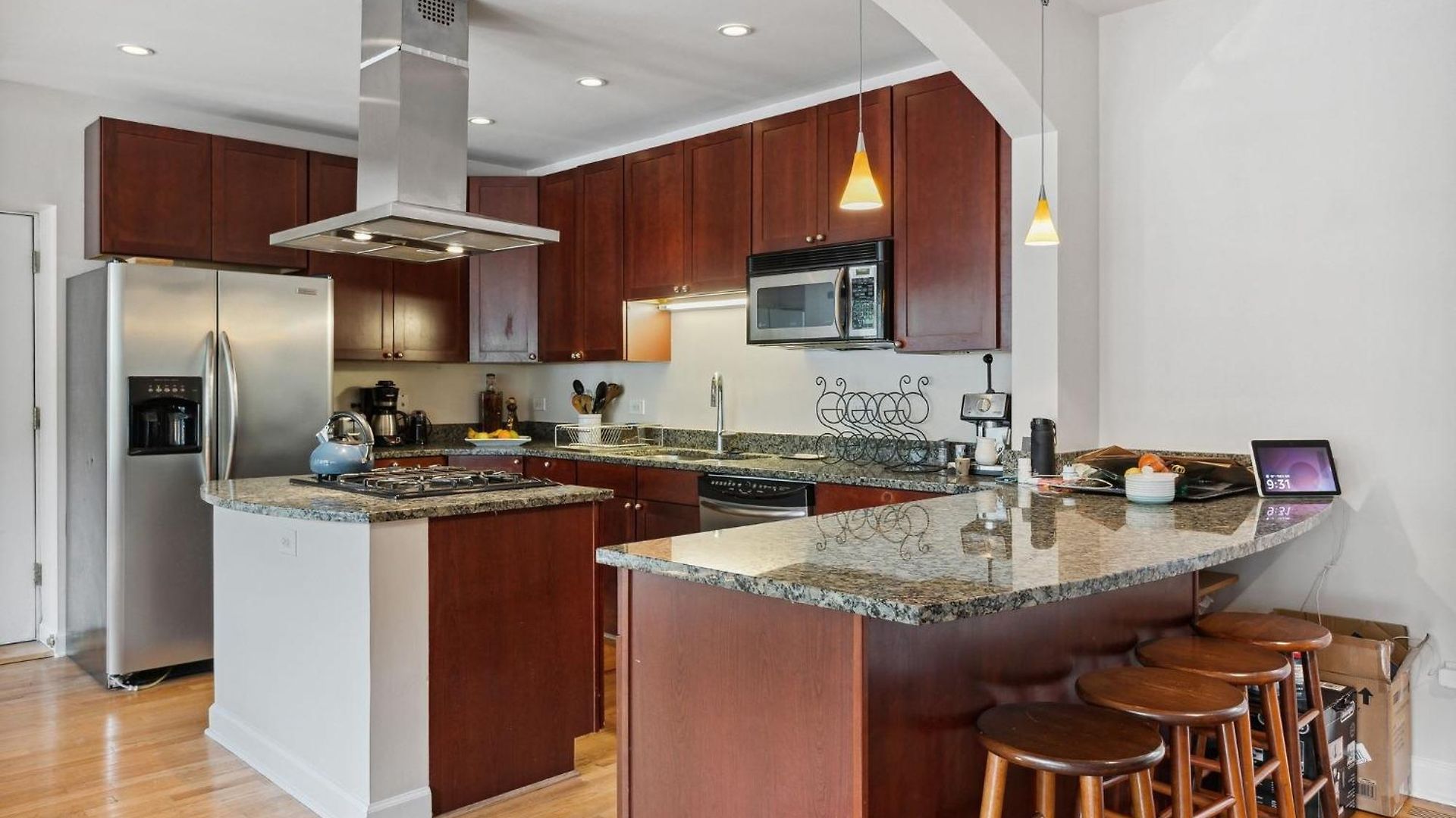 Wrigleyville Away From Home! 5 Mins From Downtown! Steps From Lake!! Cozy! Chicago