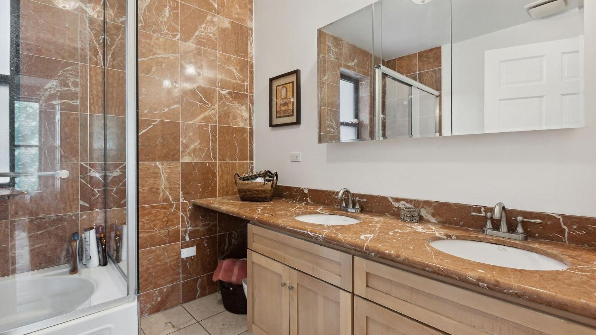 Wrigleyville Away From Home! 5 Mins From Downtown! Steps From Lake!! Cozy! Chicago