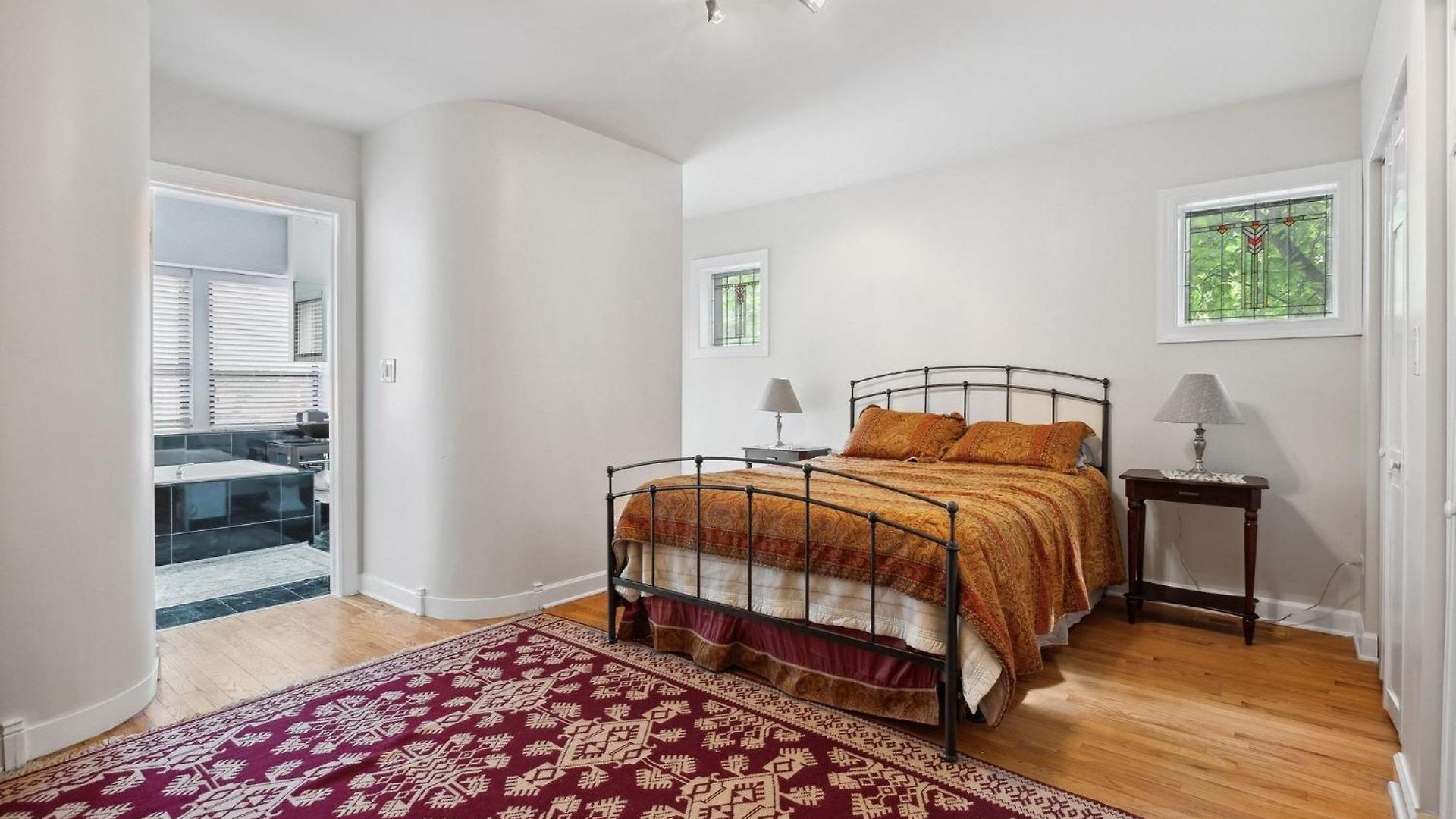 Wrigleyville Away From Home! 5 Mins From Downtown! Steps From Lake!! Cozy! Apartment Chicago