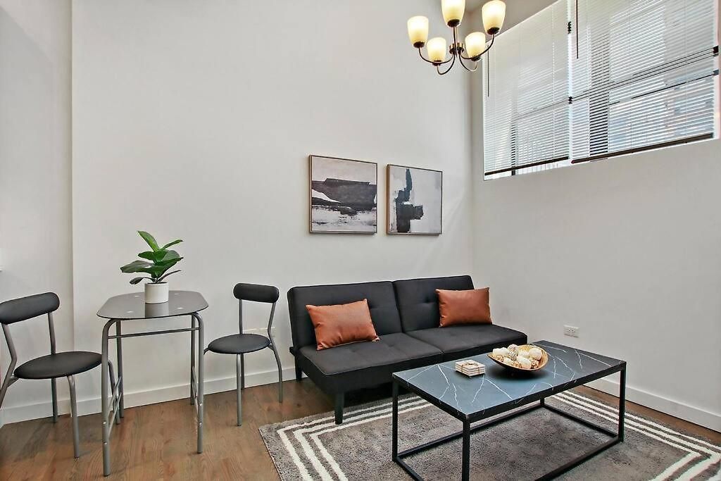1br Adorable With In-unit Laundry - 206 Rep * Chicago