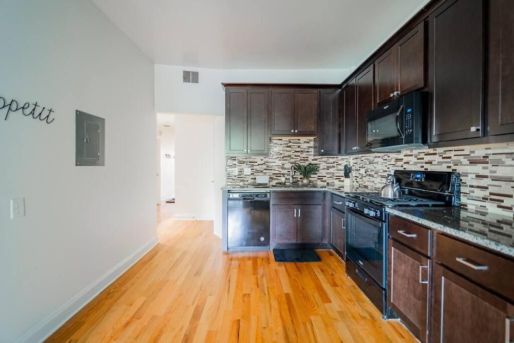 Lively 3br In - Milwaukee N3 * Chicago