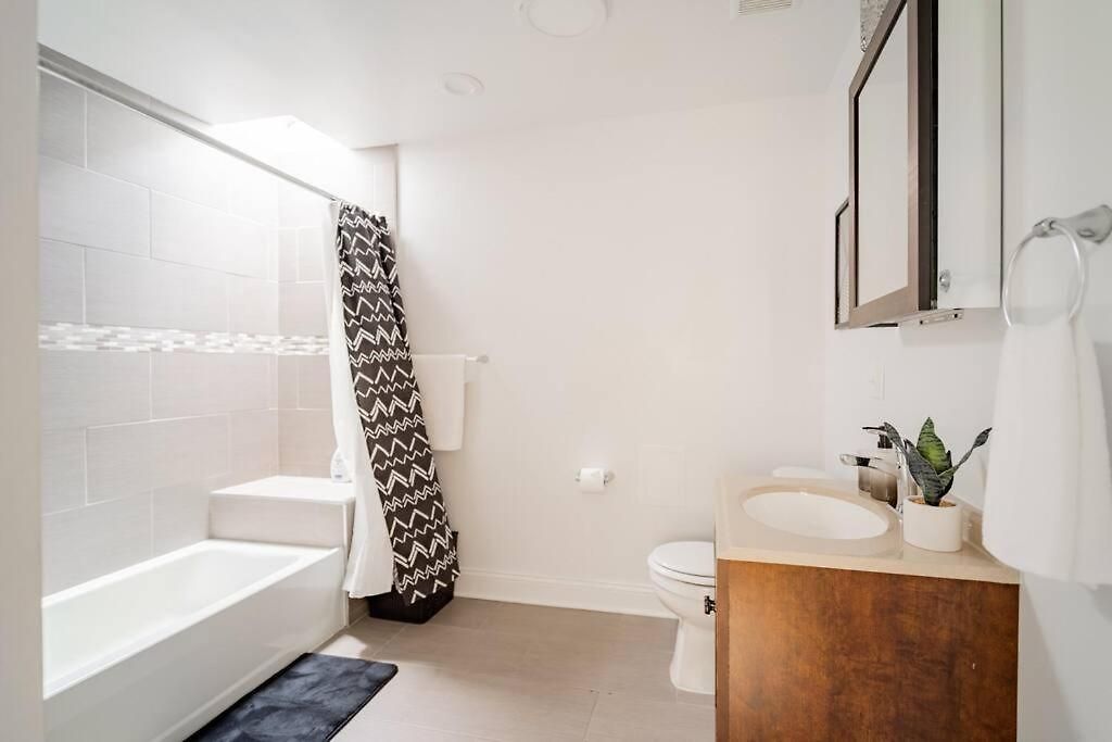 Lively 3br In - Milwaukee N3 *